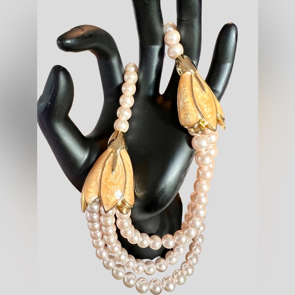 Vintage Faux Pink Pearls 3 Strand Necklace Earrings Set Art Nouveau Style - Picture 12 of 13